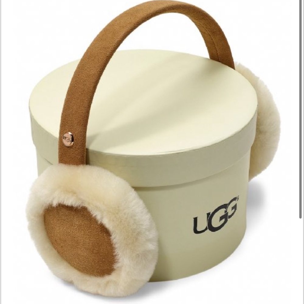 🚨 NWT, UGG Sheepskin Ear Muffs